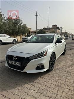 نيسان ألتيما